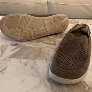 Men’s 10.5 George boat shoes light brown